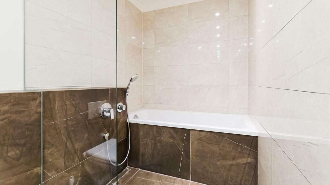 Great Apartament In A Heart Of Tallinn Exterior photo